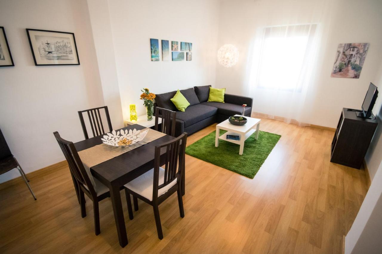 Holidays2Malaga Heredia 3 Bedroom Opposite Malaga Port מראה חיצוני תמונה